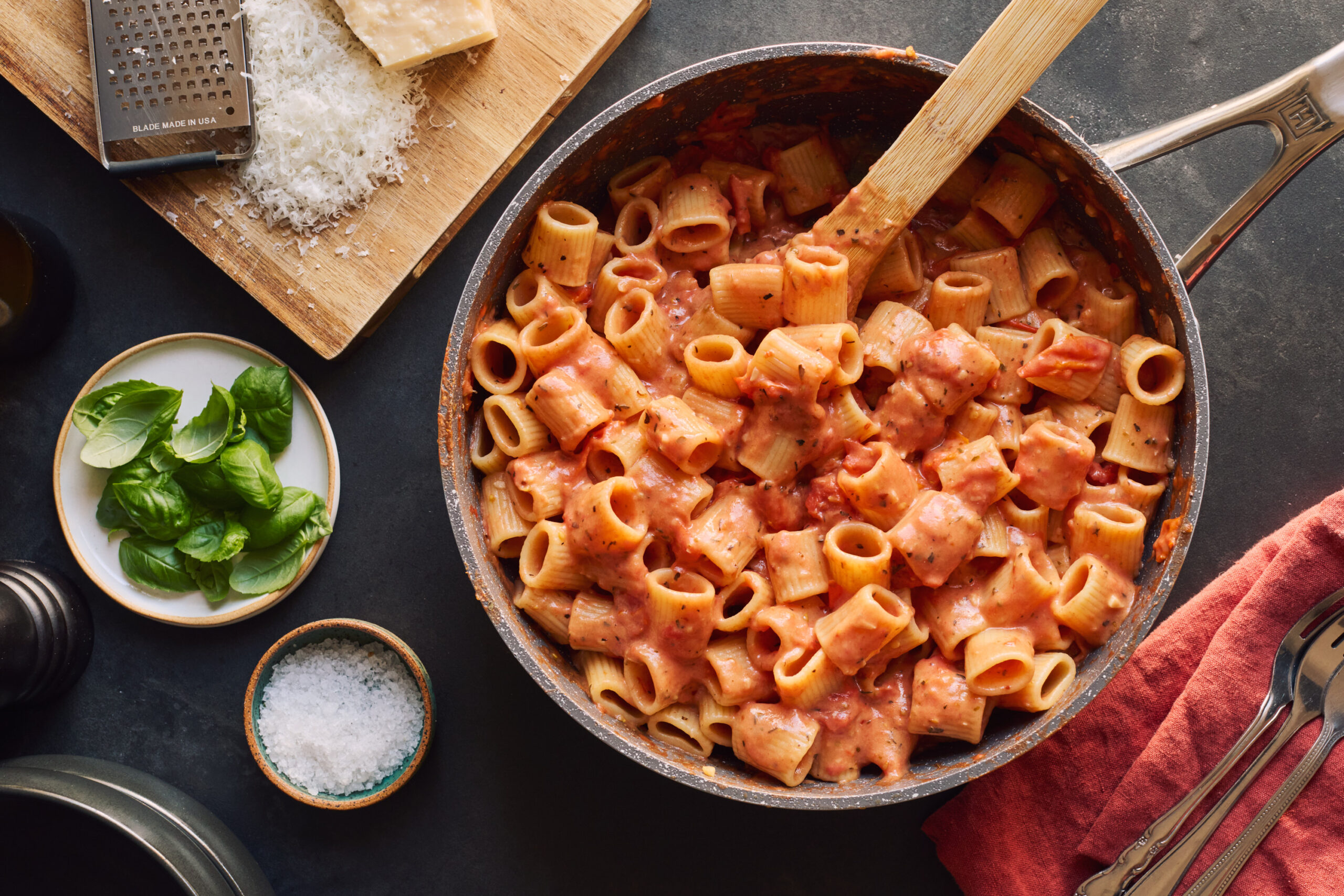 Rigatoni à la sauce rosée