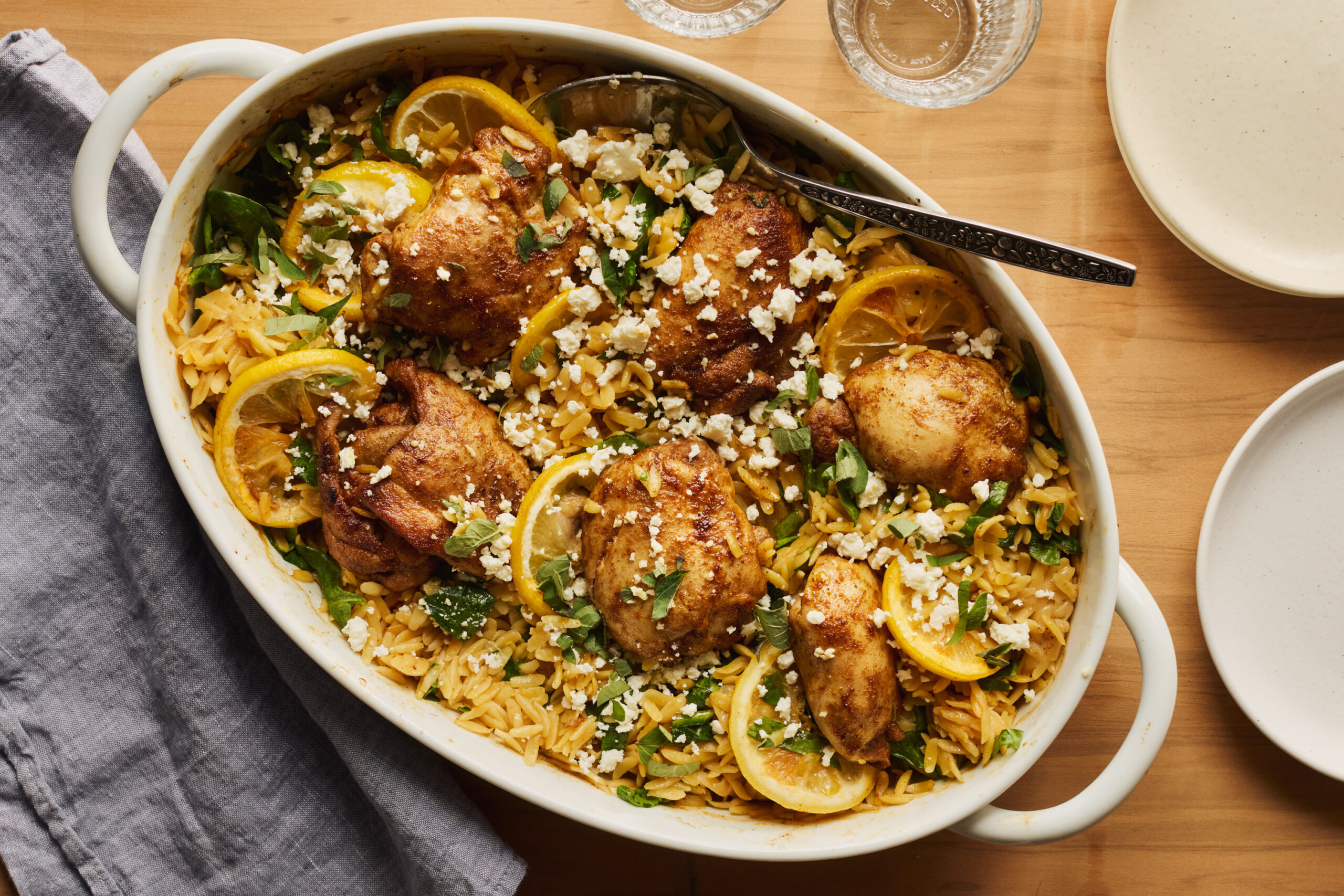 Casserole one-pan de poulet à la grecque