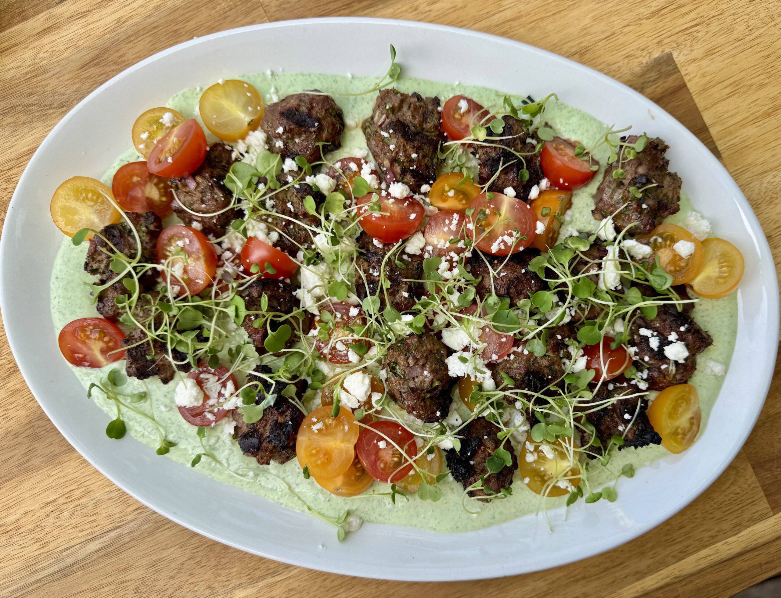 Keftas grillés aux micropousses