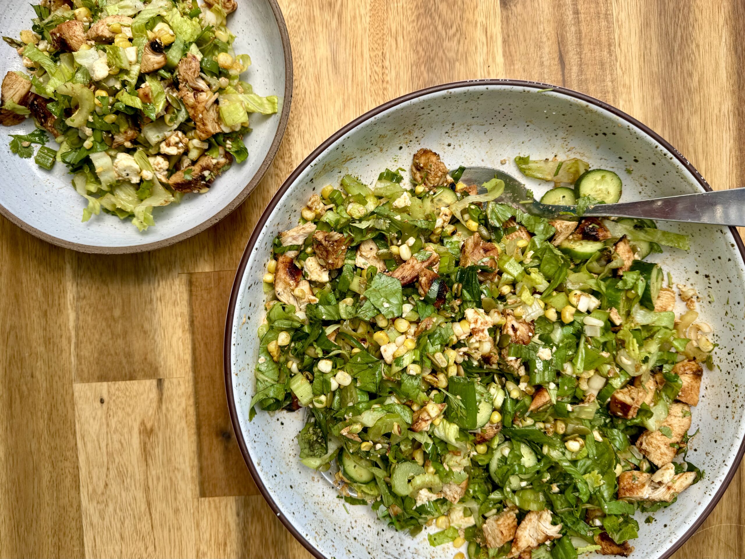 Salade de poulet au maïs grillé